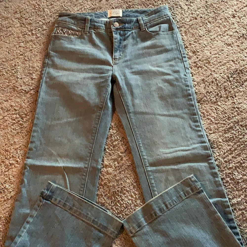 Women’s size 4 WHBM  light denim jeans jeweled pockets gently worn